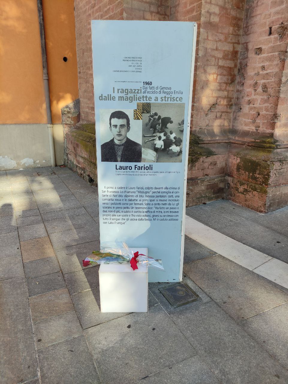 pietra d'inciampo posta sul luogo dove venne assassinato Lauro Farioli. immagine scattata dall'autore e di libero uso